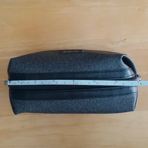 Tumi Travel Pouch Bag - Picture 7 of 10